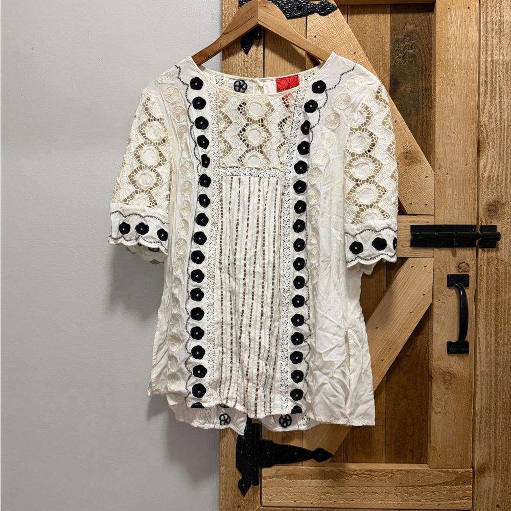 FLOREAT VEILLE PEASANT TOP LACE SZ medium